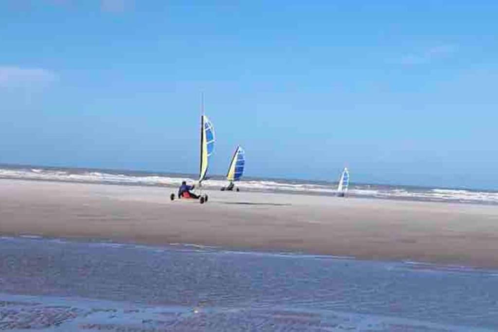 Studio Entre Mer Et Dunes Avec Balcon Vue Laterale Mer 50M Plage Pour 3 Pers Wifi Menage Compris Fort-Mahon-Plage Exterior photo