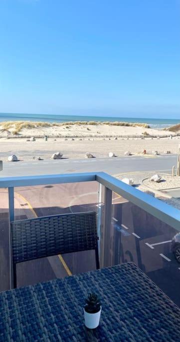 Studio Entre Mer Et Dunes Avec Balcon Vue Laterale Mer 50M Plage Pour 3 Pers Wifi Menage Compris Fort-Mahon-Plage Exterior photo
